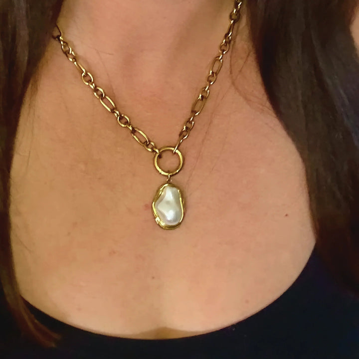 Gold-Plated Faux Pearl Pendant Necklace for Women