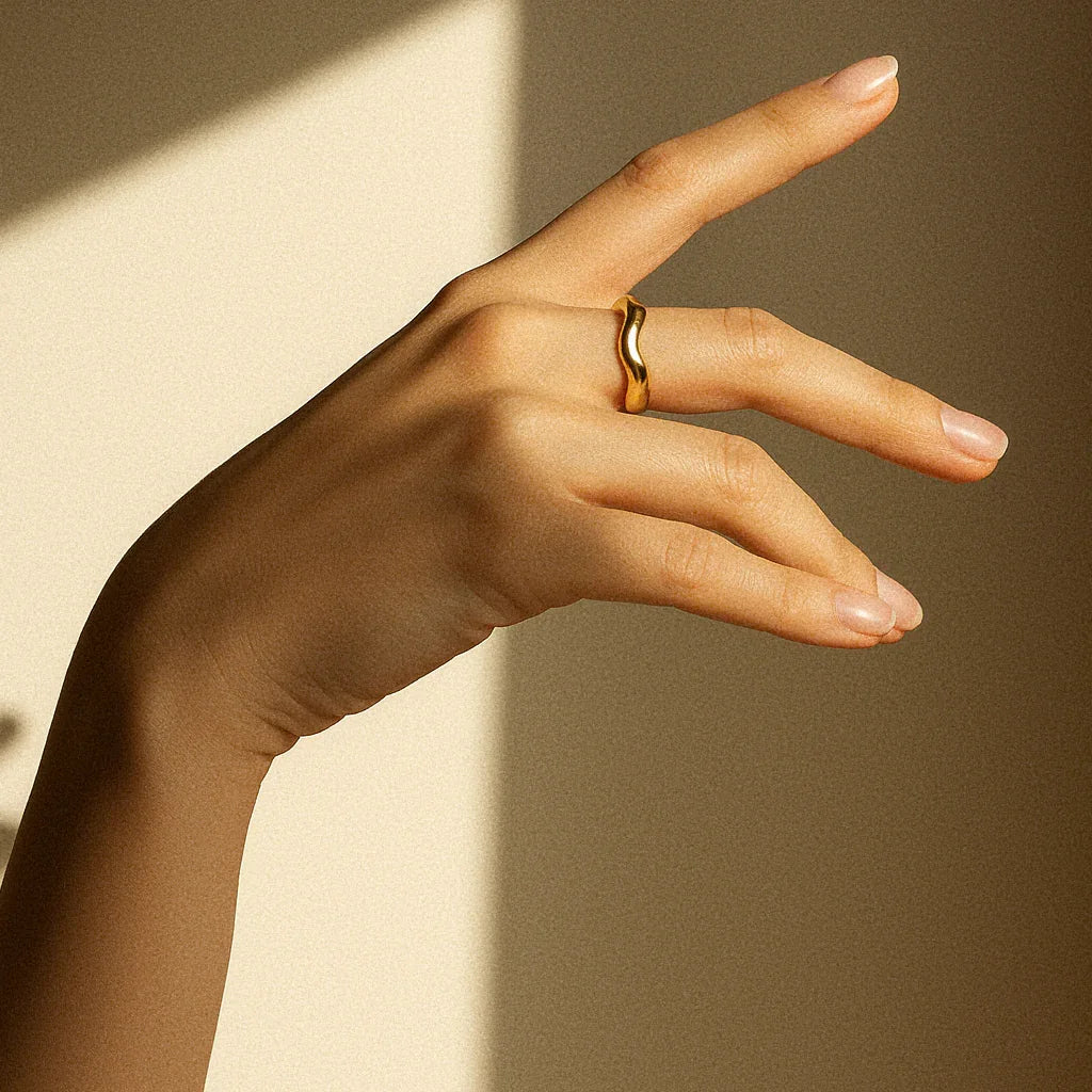 Gold-Plated Lunaria Wave Ring for Women
