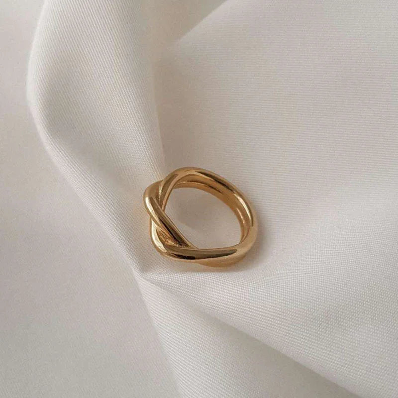 Gold-Plated Twisted Band Ring for Women