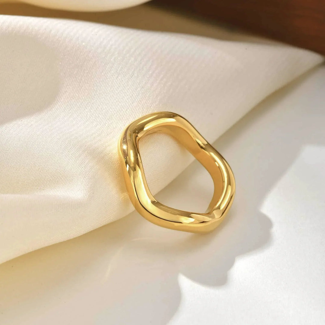 Gold-Plated Lunaria Wave Ring for Women