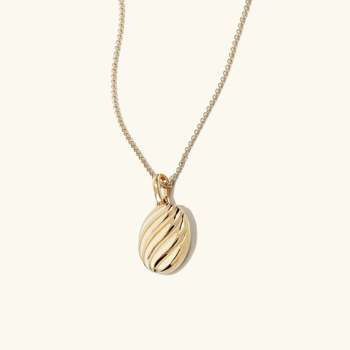 Gold-Plated Ridged Pendant Necklace for Women