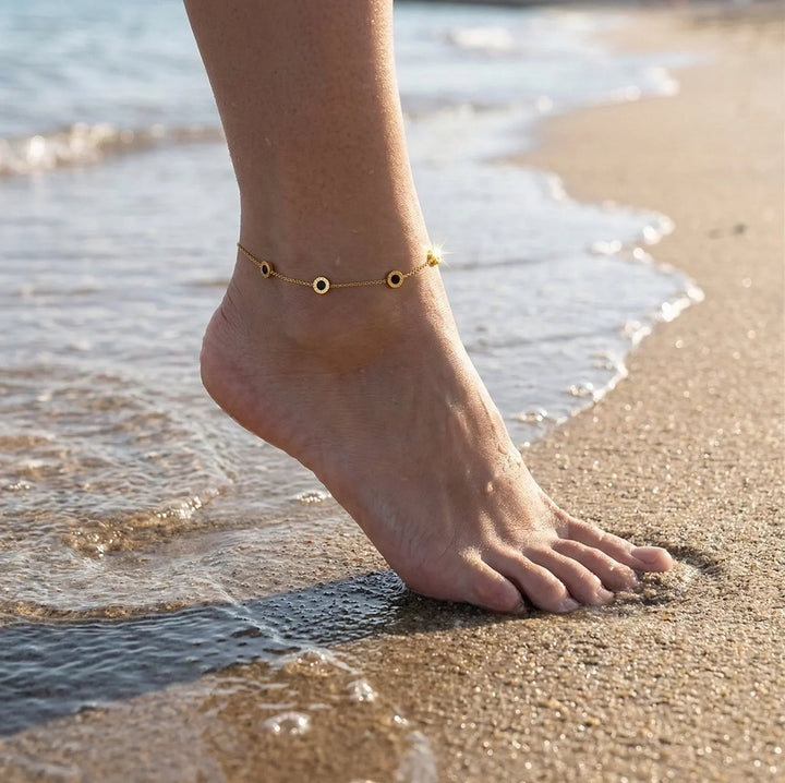 Gold-Plated Anklet with Freshwater Pearls and Onyx