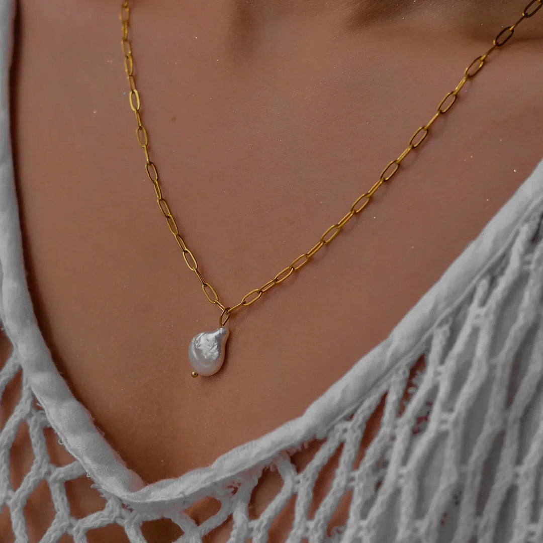 Gold-Plated Faux Pearl Drop Pendant Necklace for Women