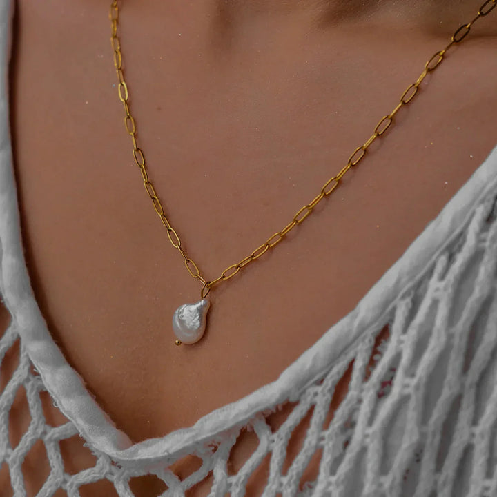 Gold-Plated Faux Pearl Drop Pendant Necklace for Women