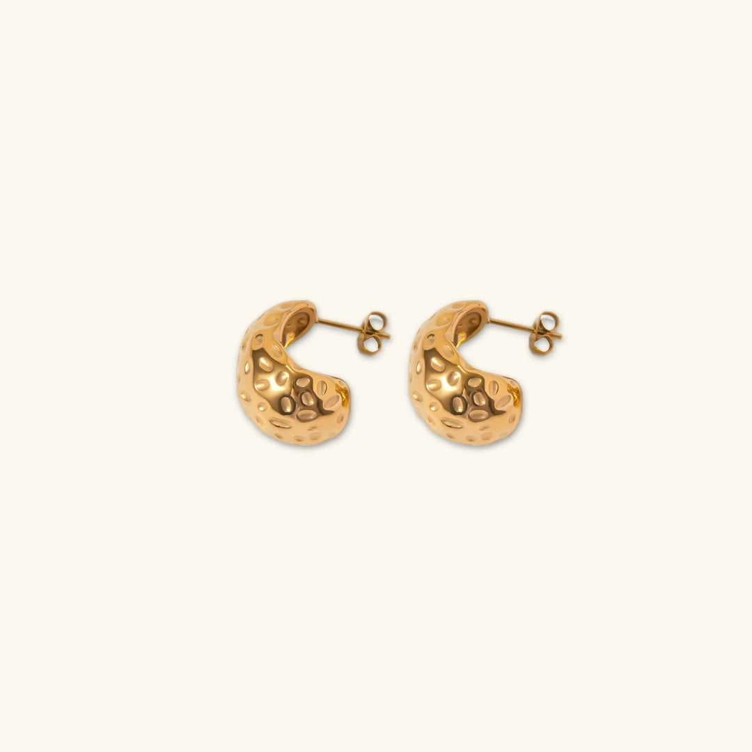 Gold-Plated C-Hoop Earrings Hammered Texture for Effortless Style