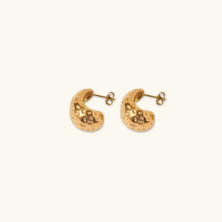 Gold-Plated C-Hoop Earrings Hammered Texture for Effortless Style