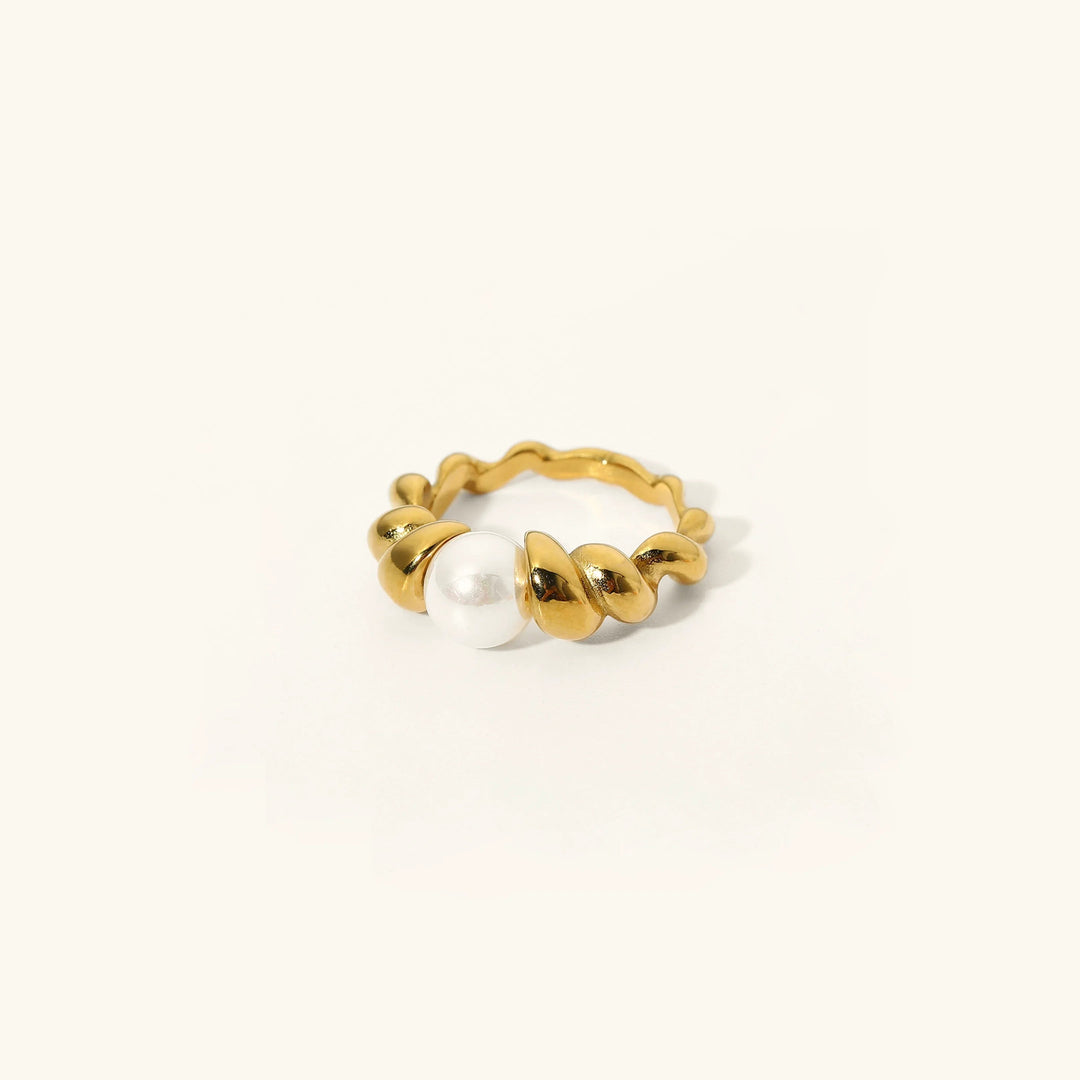 Gold-Plated Ring with Freshwater Pearl Detail