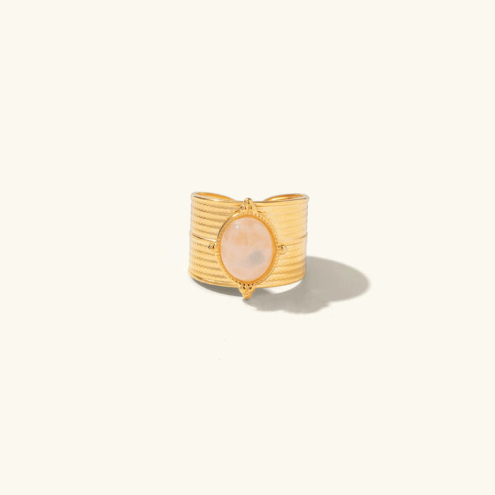 Gold-Plated Ring with Freshwater Pearl with timeless elegant look
