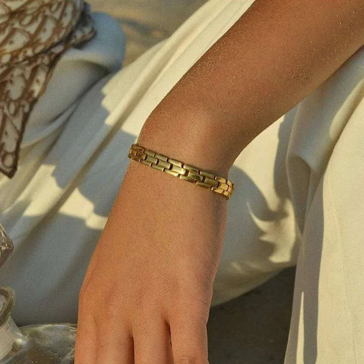 Gold-Plated Chunky Link Bracelet for Women