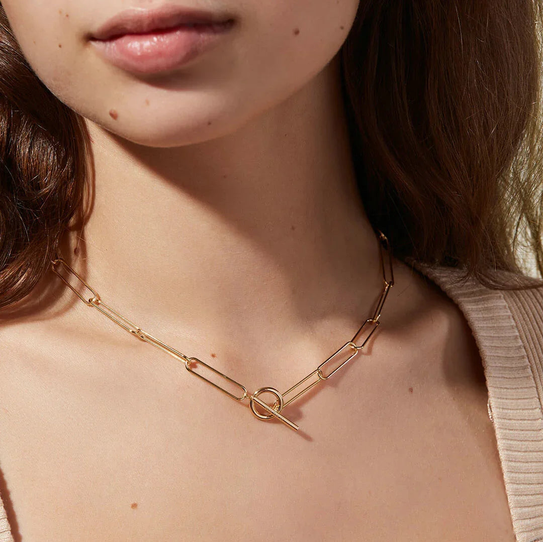 Gold-Plated Paper-Clip Chain Necklace with Interlocking Bar and Circle Design