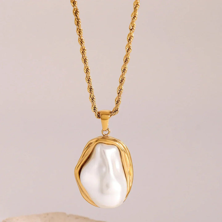 Gold-Plated Faux Pearl Pendant Necklace for Women