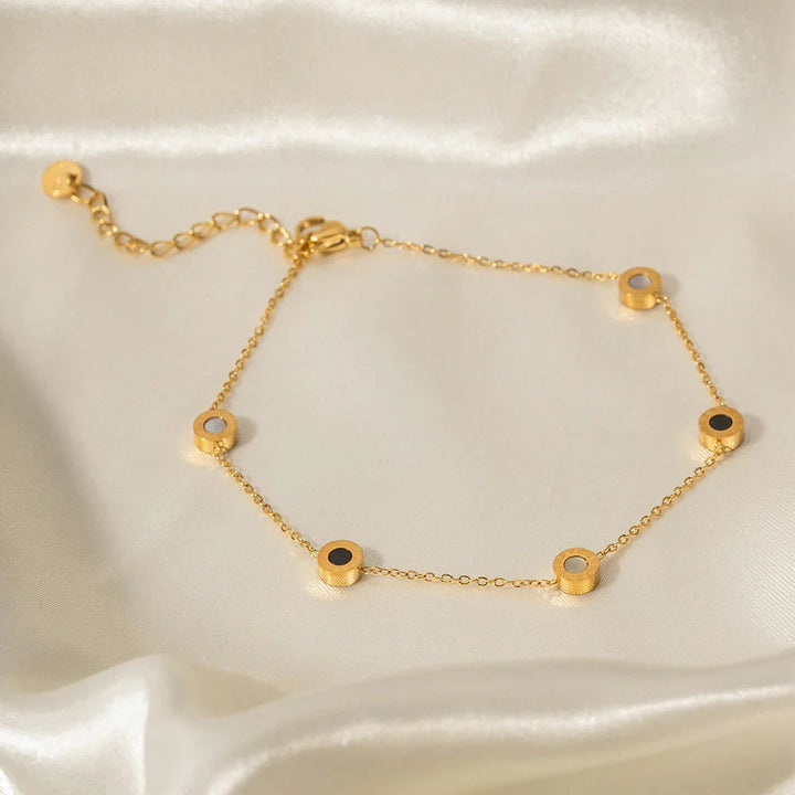 Gold-Plated Anklet with Freshwater Pearls and Onyx
