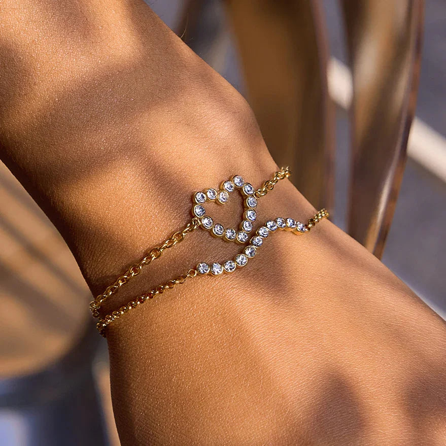 Gold-Plated Cubic Zirconia Heart Bracelet for Women