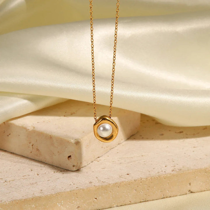 Gold-Plated Necklace with Freshwater Pearl Pendant