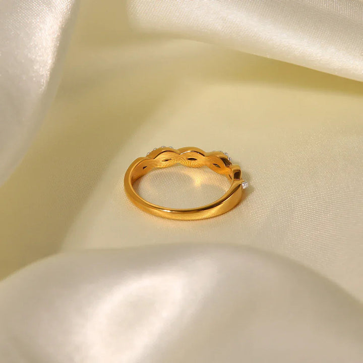 Gold-Plated Twisted Band Ring with Faux Pearls