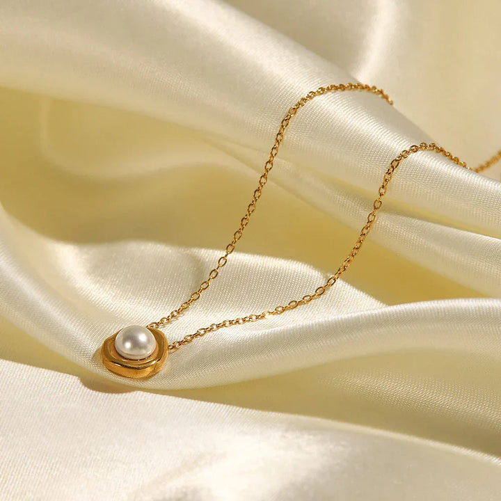 Gold-Plated Necklace with Freshwater Pearl Pendant