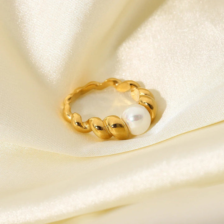 Gold-Plated Ring with Freshwater Pearl Detail