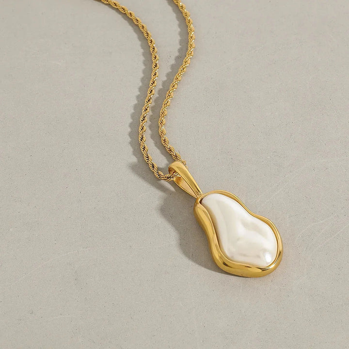 Gold-Plated Faux Pearl Pendant Necklace for Women