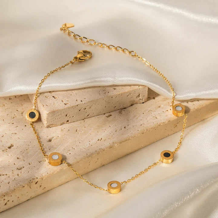 Gold-Plated Anklet with Freshwater Pearls and Onyx