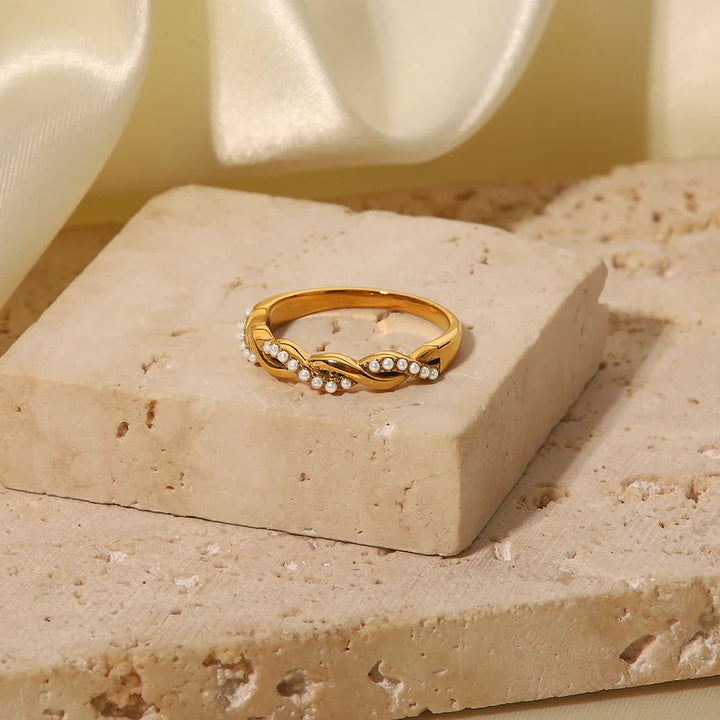 Gold-Plated Twisted Band Ring with Faux Pearls