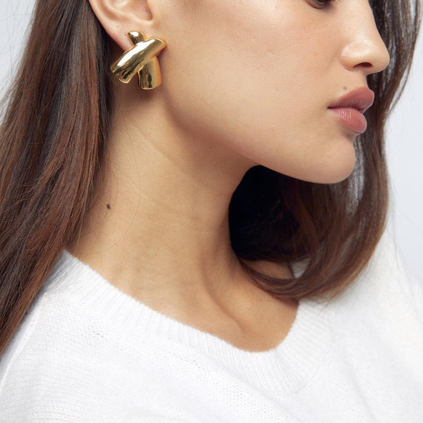 Gold-Plated Modern Intertwined Bar Earrings