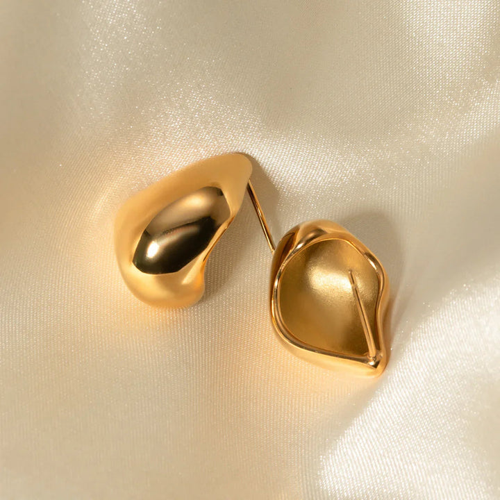 Gold-Plated Minimalist Bean-Shaped Drop Earrings