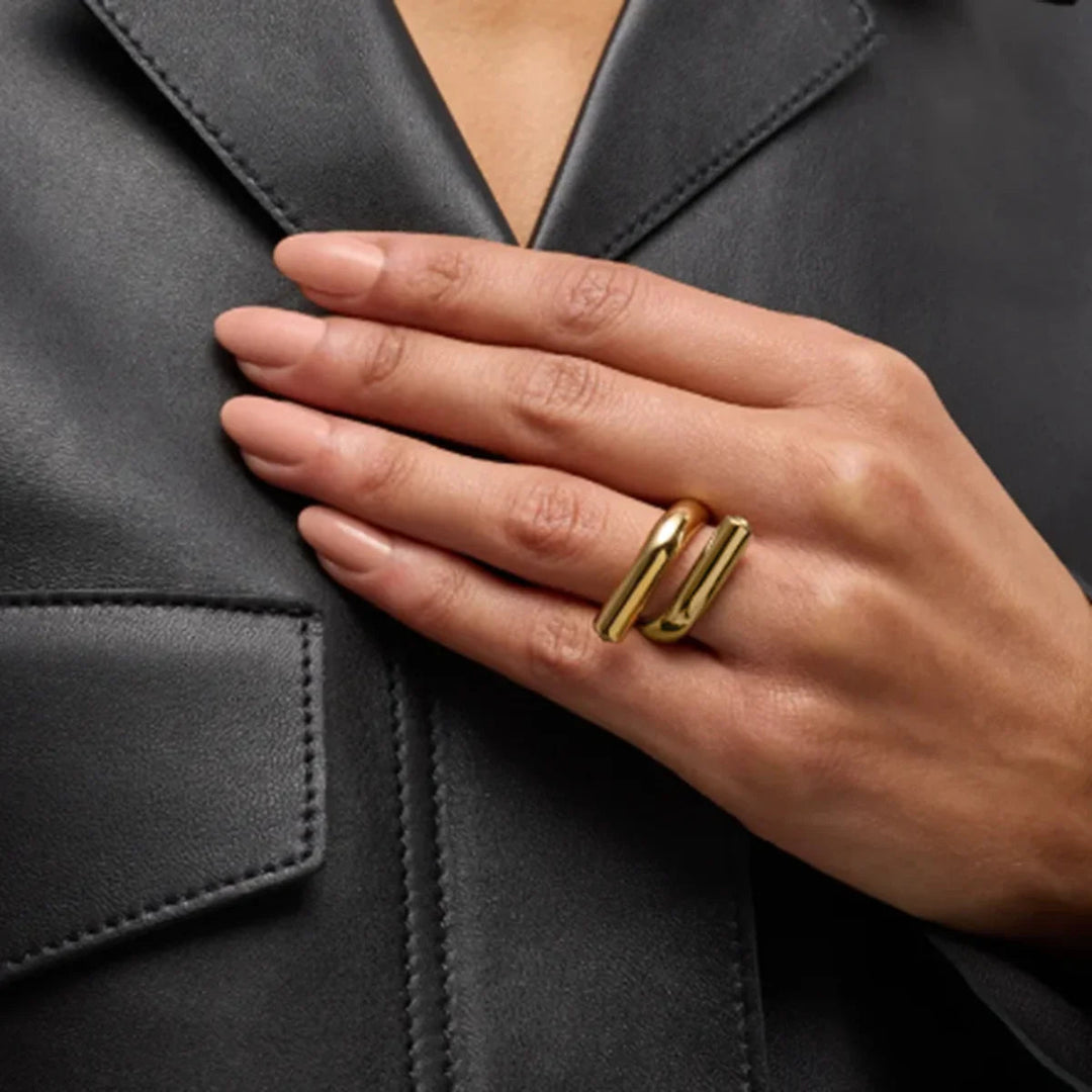 Gold-Plated Ring with Diamond Simulants for Everyday Elegance