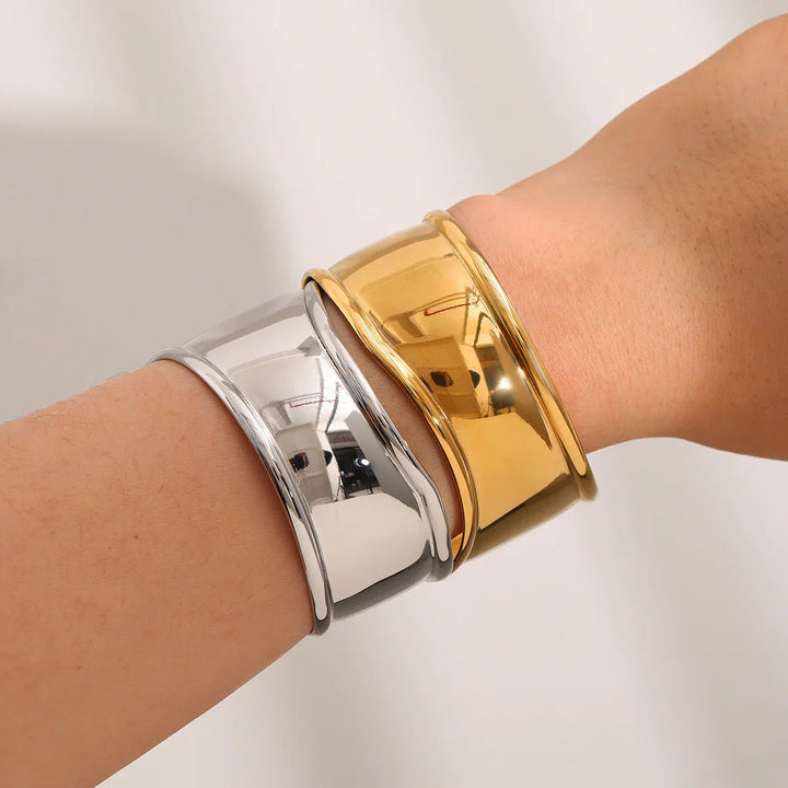 Gold-Plated Intertwined Bangle