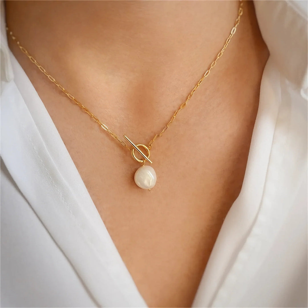 Gold-Plated Faux Pearl Pendant Necklace Women