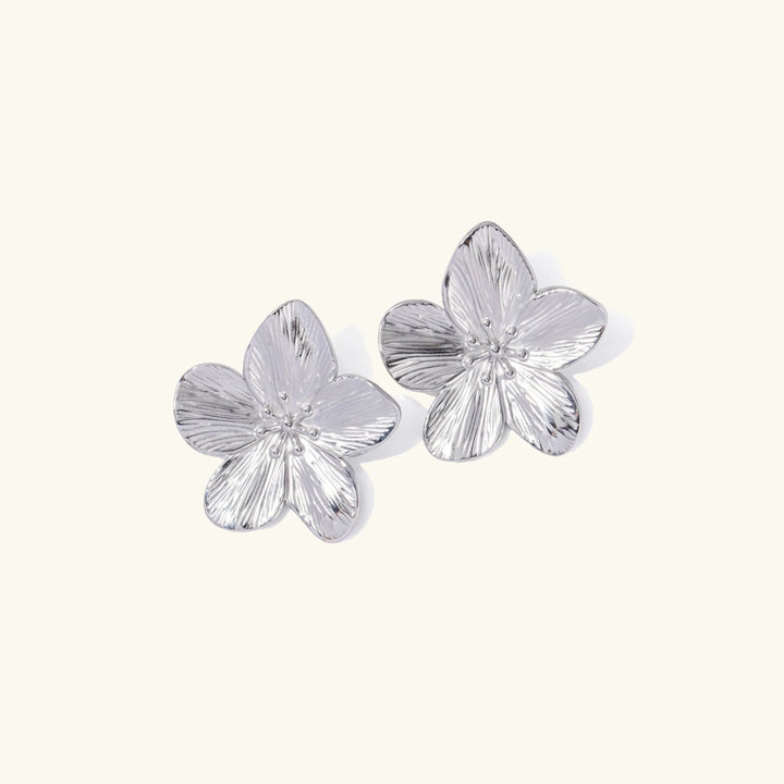 Gold-Plated Allysa Flower Earrings – Nature-Inspired Elegance