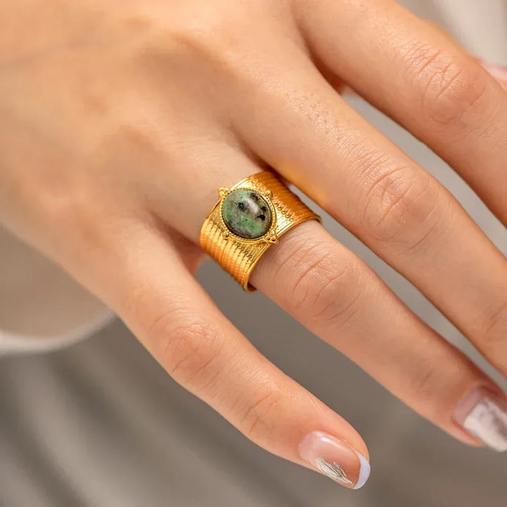 Gold-Plated Ring with Freshwater Pearl with timeless elegant look