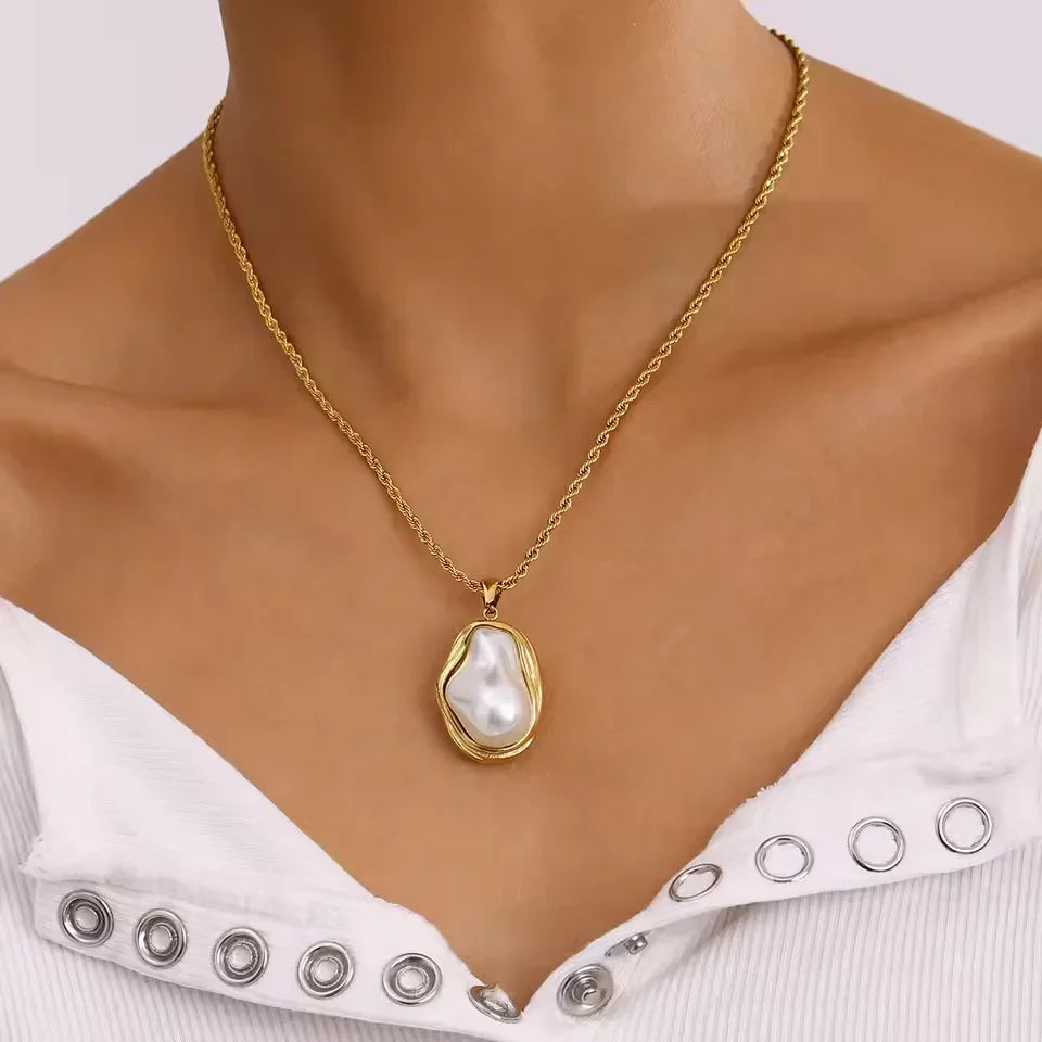 Gold-Plated Faux Pearl Pendant Necklace for Women