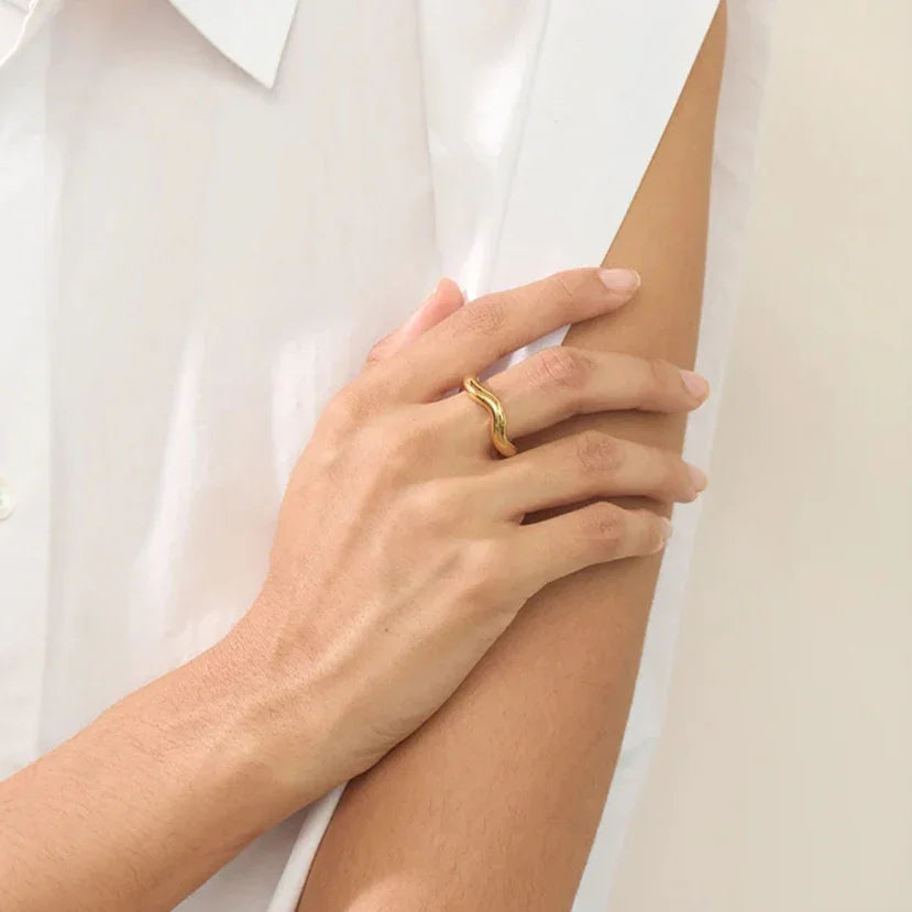 Gold-Plated Lunaria Wave Ring for Women