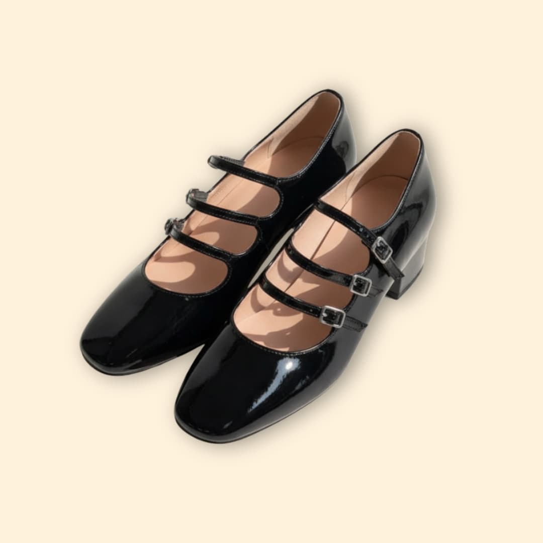 Women Heeled Shoe with Buckle Strap