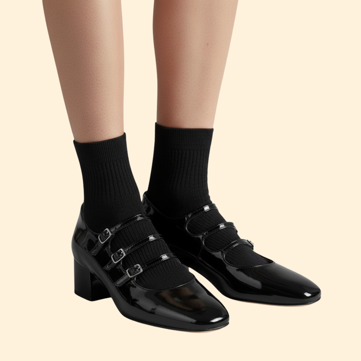 Women Heeled Shoe with Buckle Strap